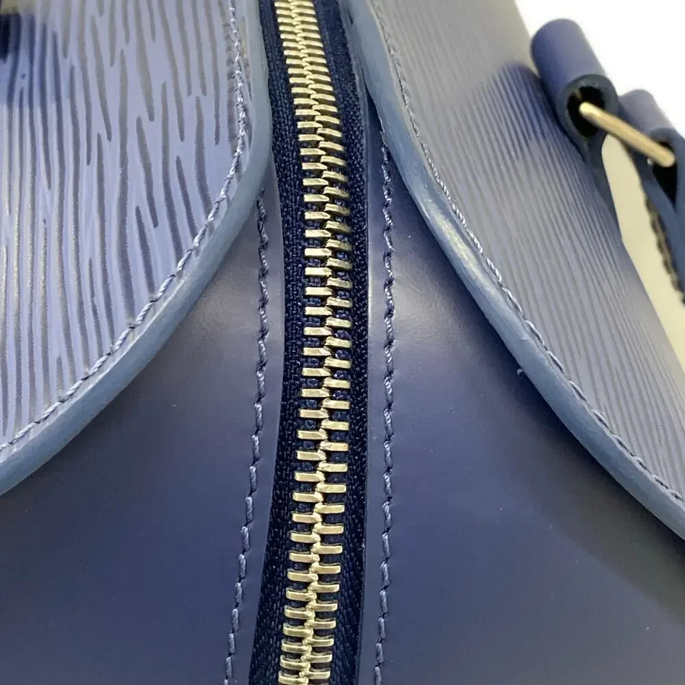 Louis Vuitton Soufflot Epi Handbag M5222G
